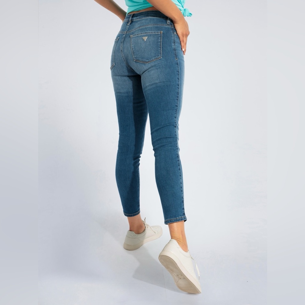 GUESS Super High Skinny Jeans 26x29